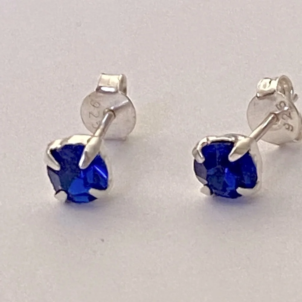 925 Silver blue cz earrings 5mm cubic zirconia stone stunning - Picture 4 of 7